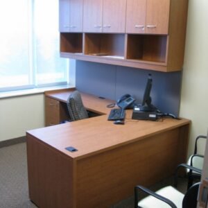 Bureau Administratif avec Rangements Intégrés